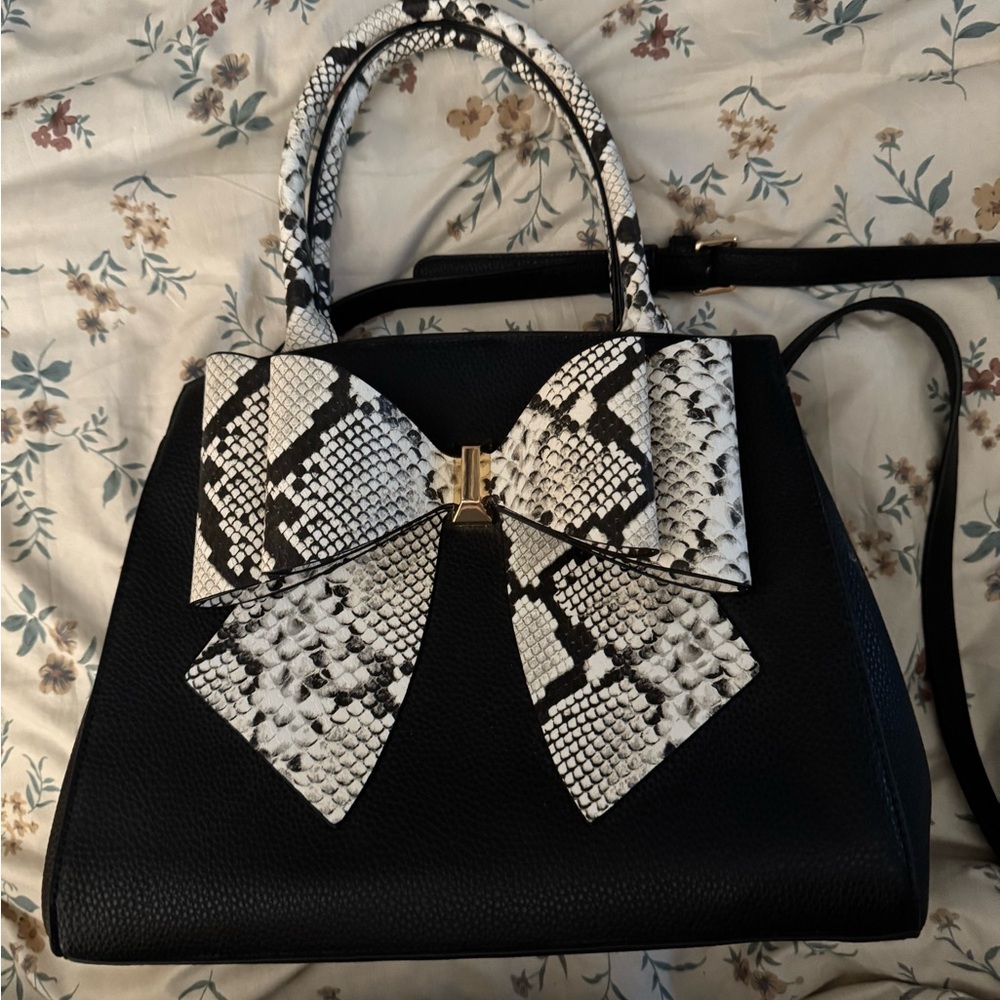 Black and Snake Print Women's Bag with Bow